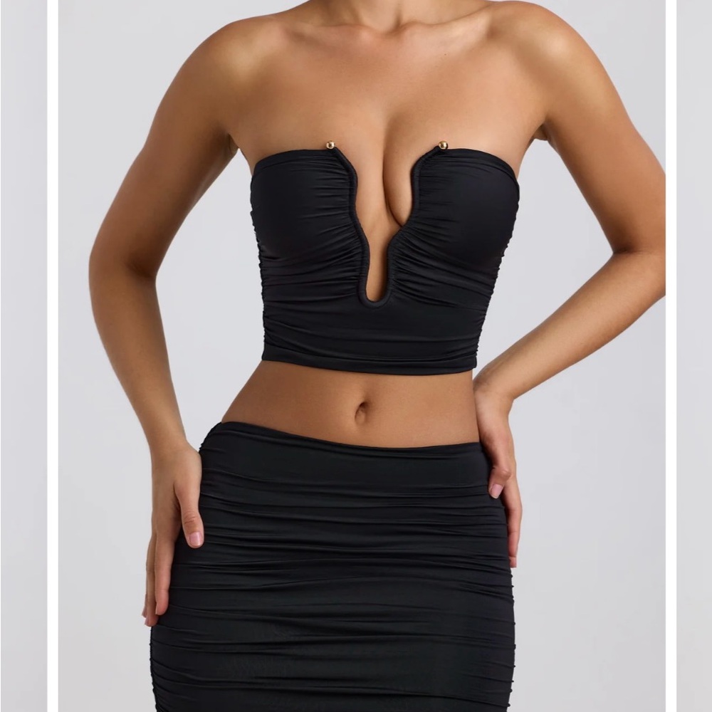 Slinky Jersey Ruched Hardware Detail Strapless Top in Black